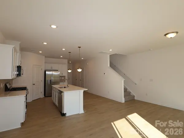 781 Kitfox DR NW, Concord, NC 28027