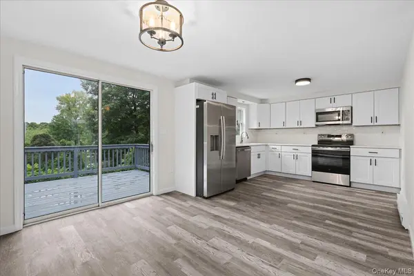 27 Dunwoodie RD, Carmel, NY 10512