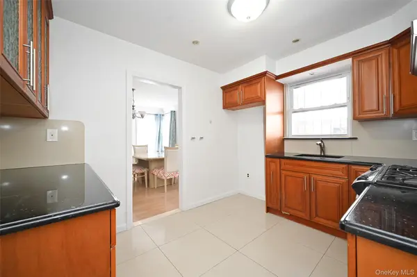 82-17 166th ST, Jamaica, NY 11432