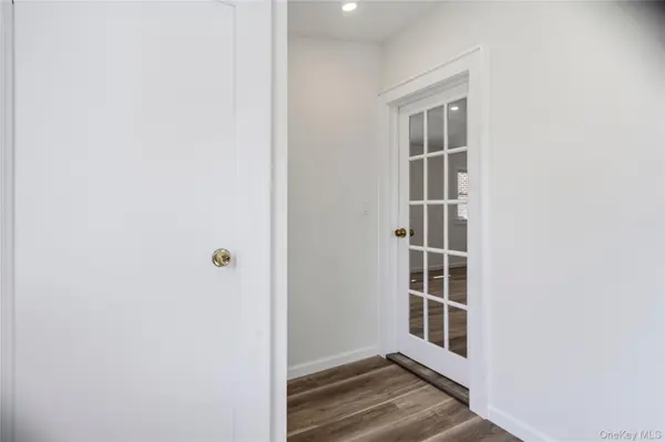 91 1st AVE, East Rockaway, NY 11518