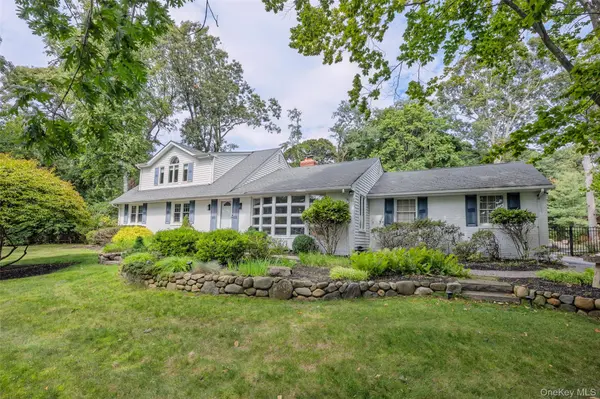 15 Night Heron DR, Stony Brook, NY 11790