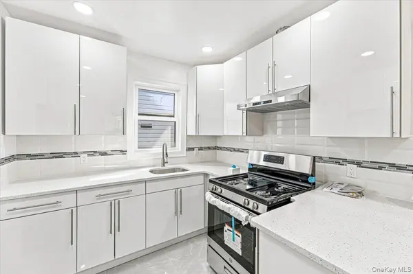 8402 Smedley ST, Briarwood, NY 11435