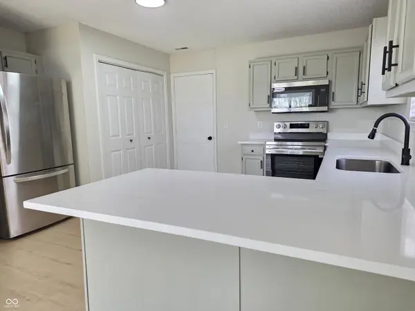 243 Lakemoore ST, Brownsburg, IN 46112