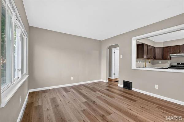 1131 Mount Olive AVE, St Louis, MO 63130