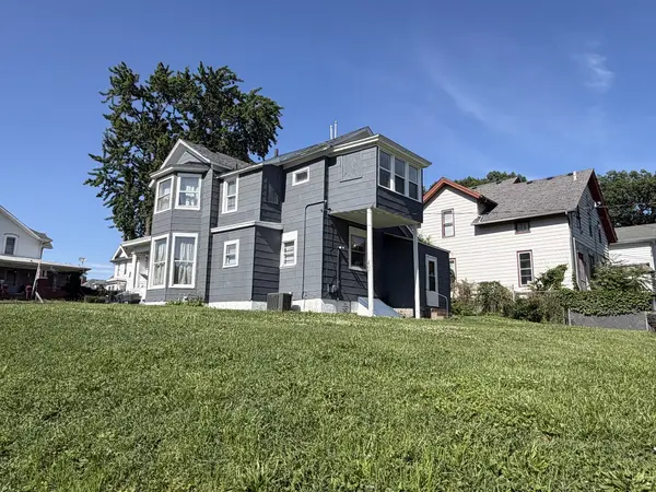 407 E 14th ST, Davenport, IA 52803