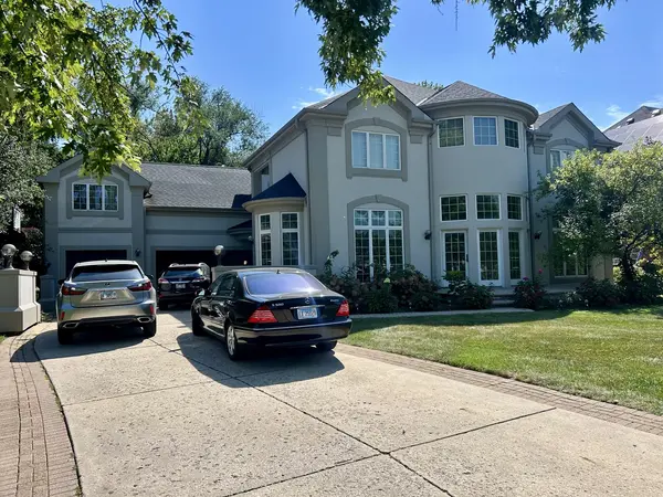 351 WILLOWOOD LN, Willowbrook, IL 60527