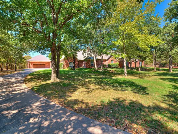 8925 Oakmont DR, Oklahoma City, OK 73131