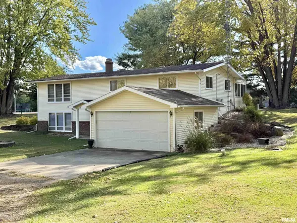 990 WILLIAM DR, Knoxville, IL 61448