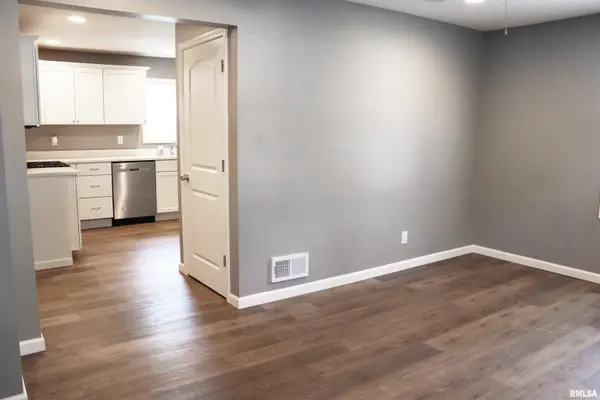 1208 W WILLOW LN, Peoria, IL 61614
