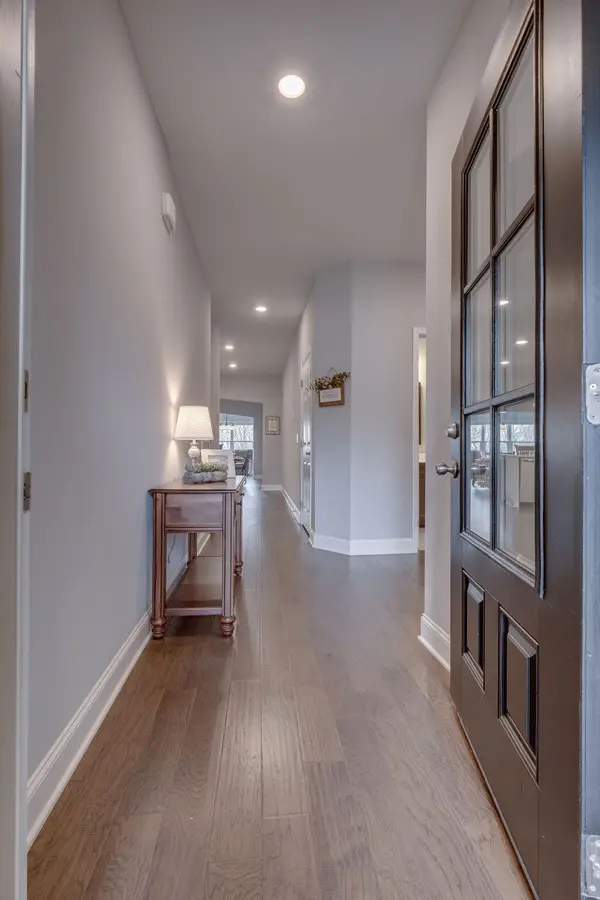 894 Meadowcrest Way, Lebanon, TN 37090