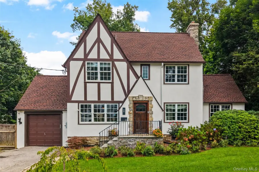 26 Dusenberry RD, Bronxville, NY 10708