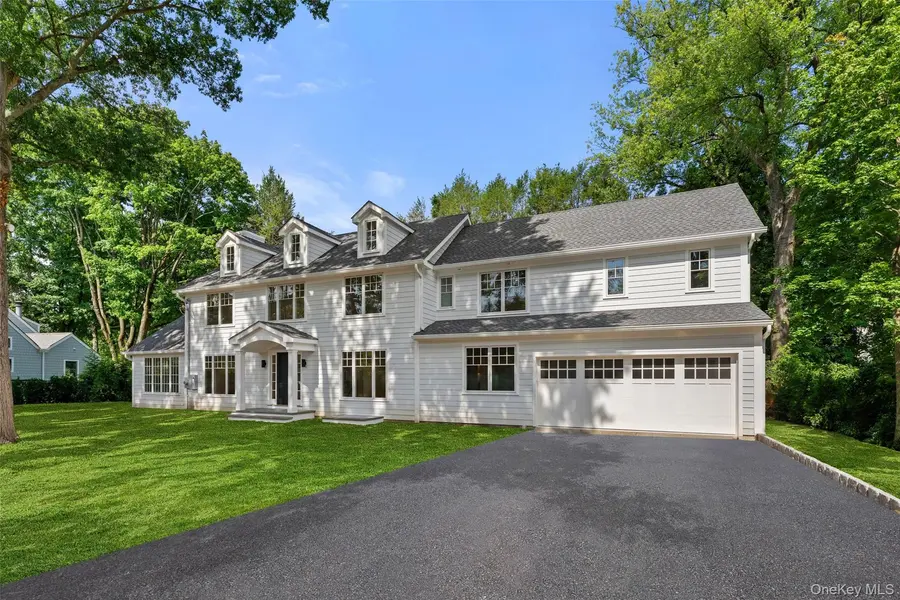 65 Fox Meadow RD, Scarsdale, NY 10583