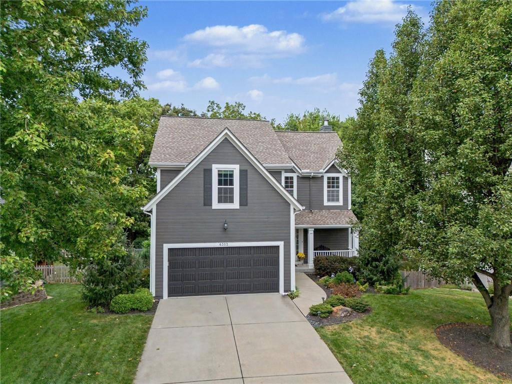 6352 Lakecrest DR, Shawnee, KS 66218