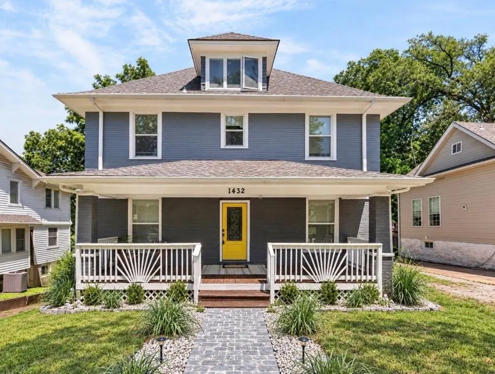 1432 W Walnut ST, Independence, MO 64050
