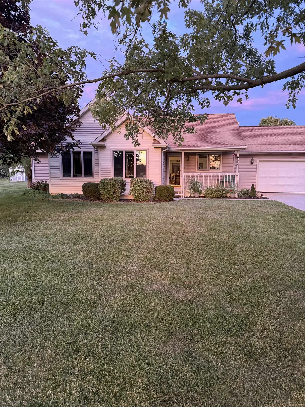 950 N 100 E RD, Angola, IN 46703