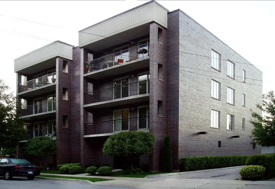 6415 Elm ST #3B, Morton Grove, IL 60053