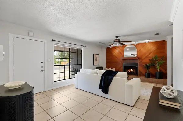 1612 Broadmoor DR, Austin, TX 78723