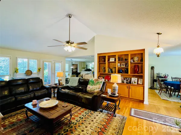 3001 Sunset RD, Charlotte, NC 28216