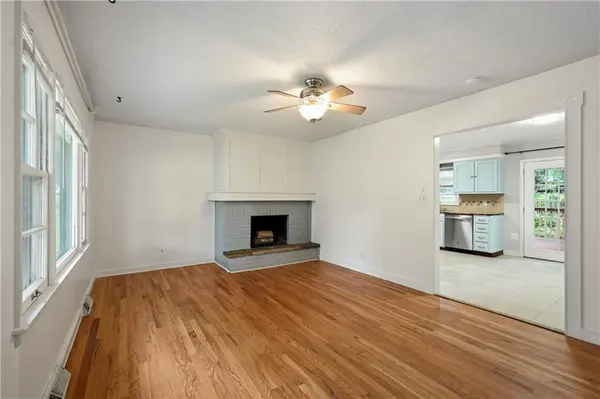5501 N Highland AVE, Kansas City, MO 64118
