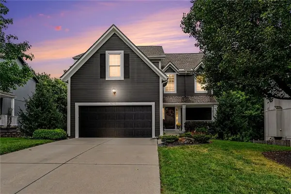 6352 Lakecrest DR, Shawnee, KS 66218