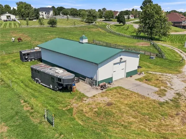 14016 N Zachary DR, Liberty, MO 64068