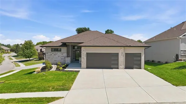 4225 NE Overbrook DR, Lee's Summit, MO 64064