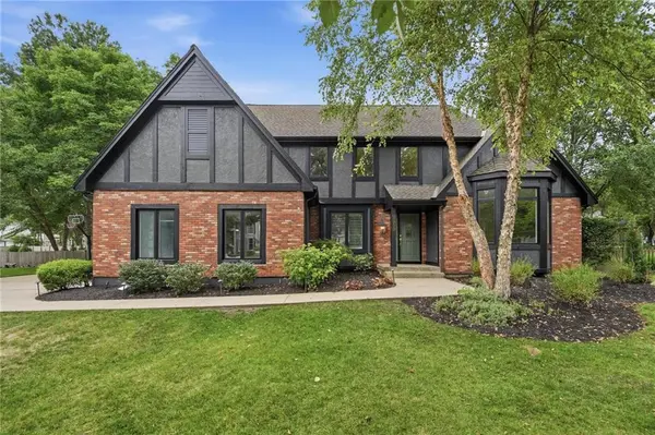 3353 W 129th TER, Leawood, KS 66209