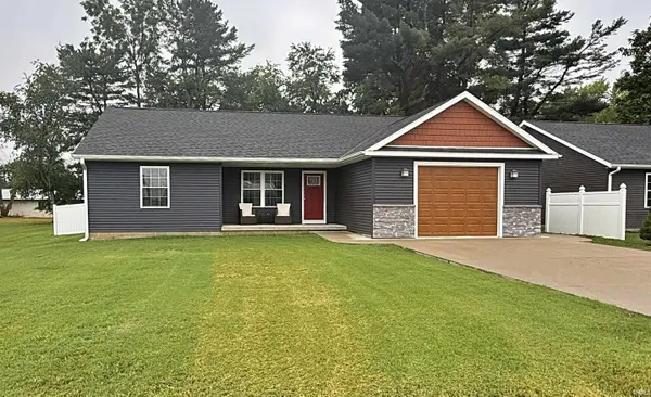 907 Longfellow DR, Washington, IN 47501