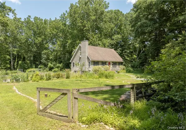 13-14 Creekside PL, Pleasant Valley, NY 12569