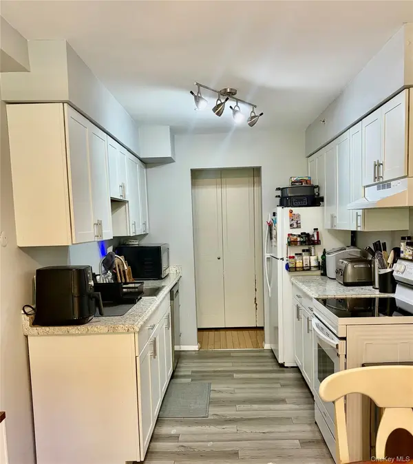 10 Oakwood TER #115, New Windsor, NY 12553