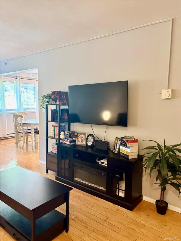 10 Oakwood TER #115, New Windsor, NY 12553