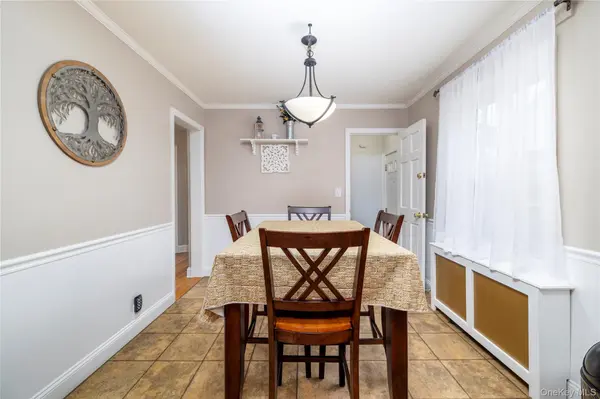 934 Hancock ST, Franklin Square, NY 11010