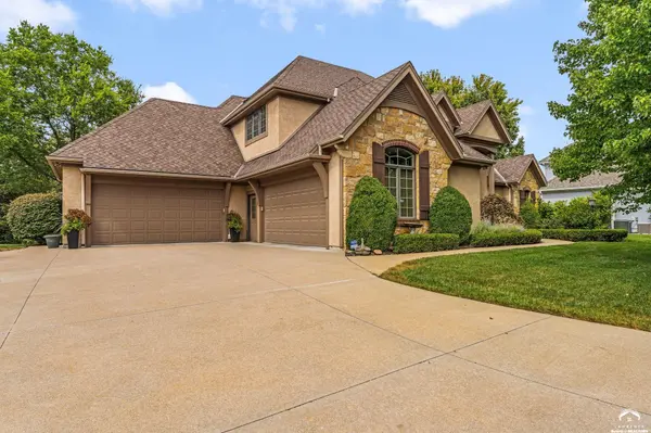 1807 Foxfire DR, Lawrence, KS 66047