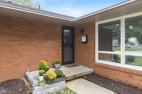 4240 Roselawn AVE, Columbus, IN 47203