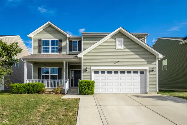 828 Blue Ash TRL, Greenwood, IN 46143