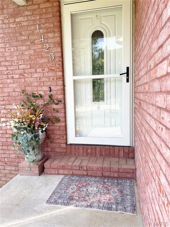 1425 Jennifer DR, Jackson, MO 63755