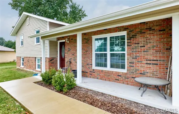 105 Sharon DR, Montgomery City, MO 63361