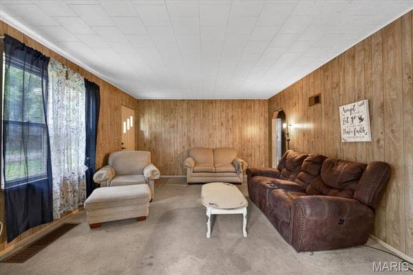 2304 Caseyville AVE, Swansea, IL 62226