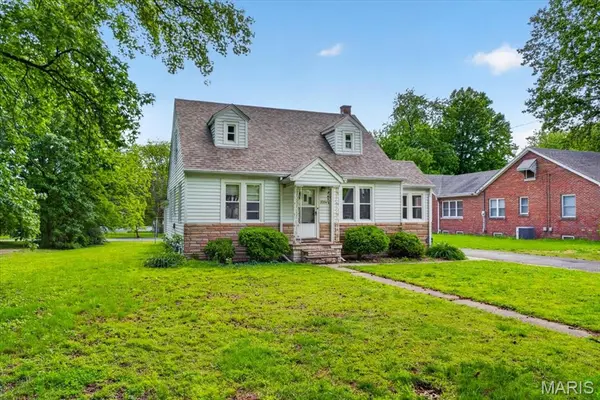 2304 Caseyville AVE, Swansea, IL 62226