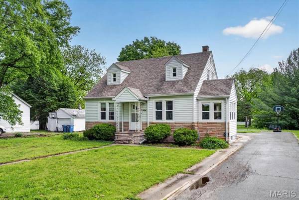 2304 Caseyville AVE, Swansea, IL 62226