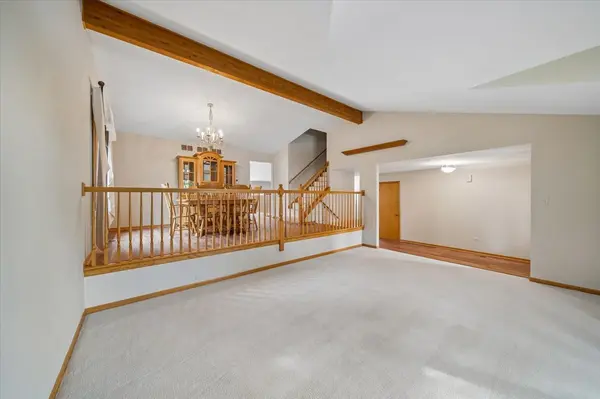 8424 Hollybrook LN, Tinley Park, IL 60487