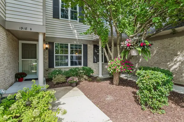 1918 Heron AVE #B, Schaumburg, IL 60193