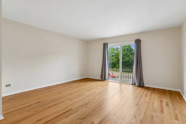 140 Green Bay RD #2, Glencoe, IL 60022