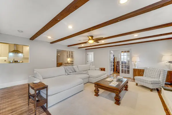 1072 Brantwood AVE, Elk Grove Village, IL 60007