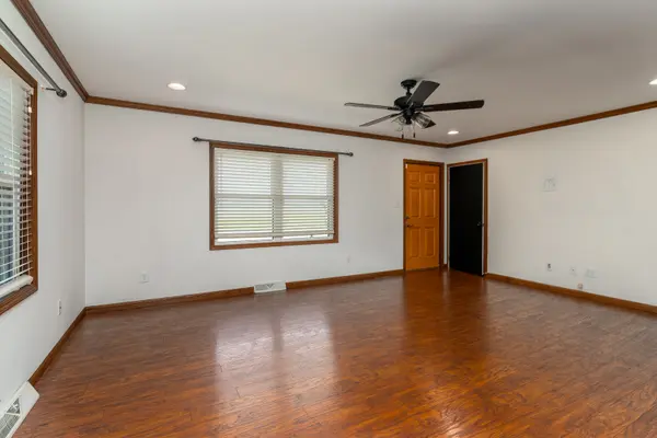 325 Butler RD, Harrisburg, IL 62946