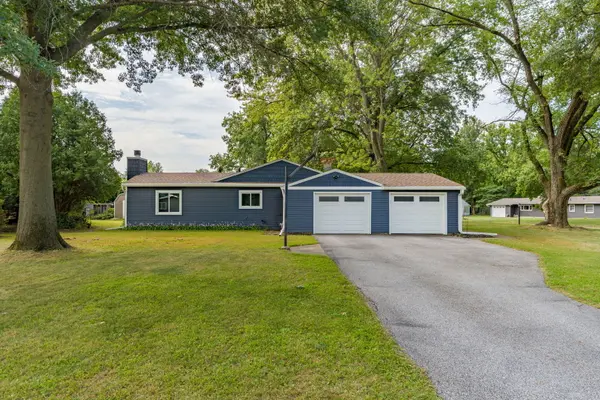 341 Circle DR, Riverdale, IA 52722
