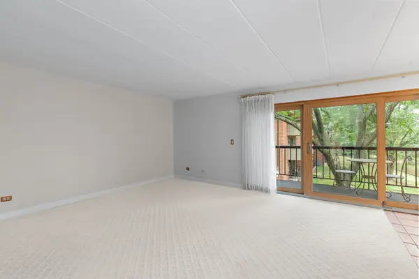 111 E Janata BLVD #2A, Lombard, IL 60148