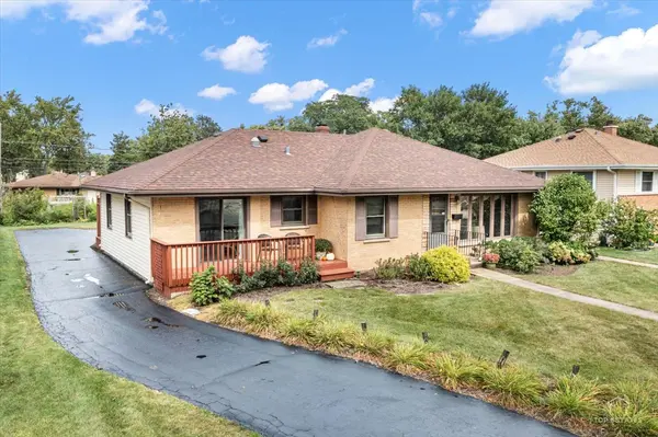 1420 E Green LN, Mount Prospect, IL 60056