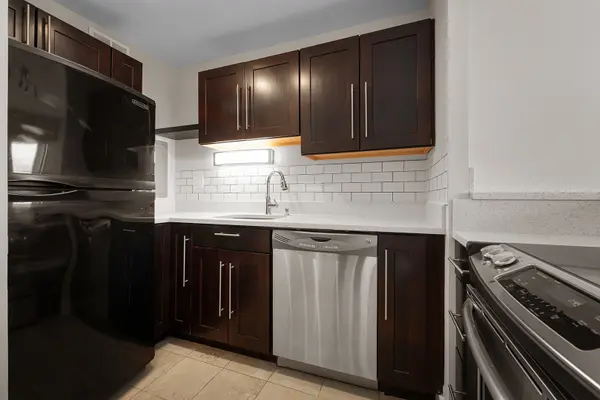 6166 N Sheridan RD #26L, Chicago, IL 60660