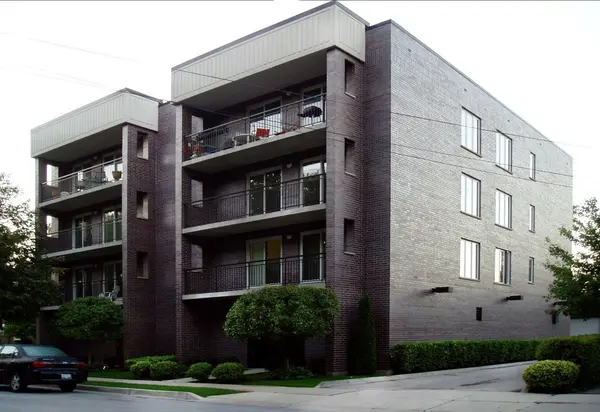 6415 Elm ST #3B, Morton Grove, IL 60053